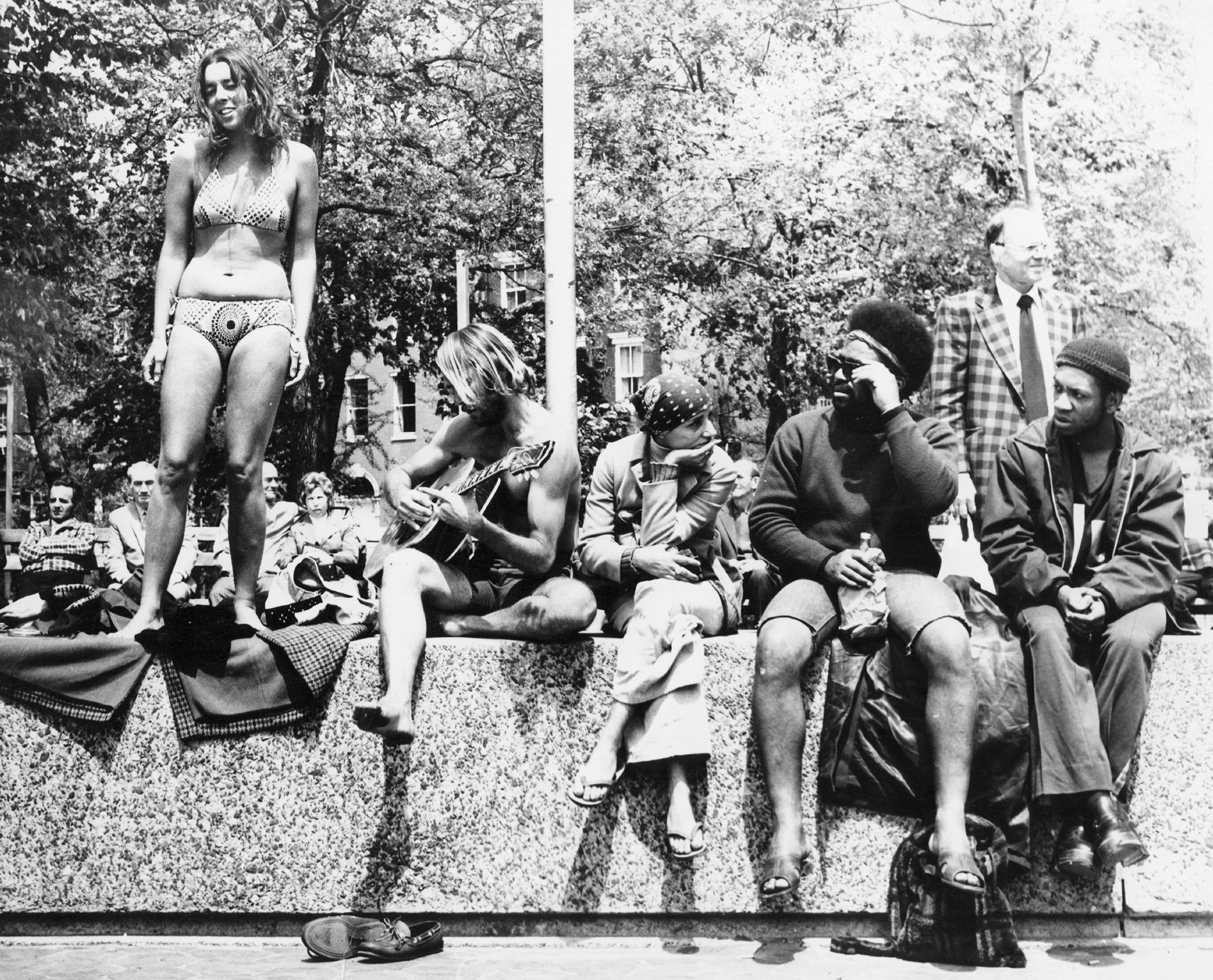 Washington Square Park, NYC, circa 1968. Photo by Peter Keegan/Keystone/Getty Images.